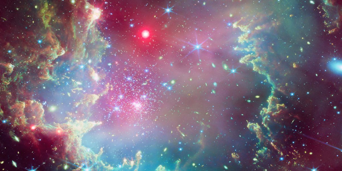 Cosmic Wreath Formed By The Stars