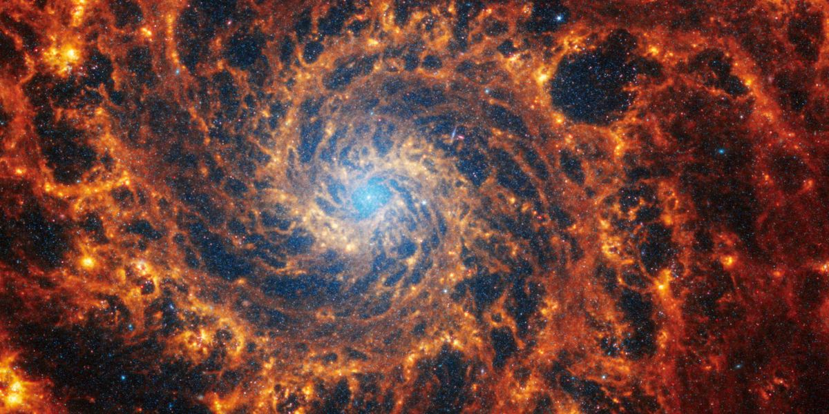 Spiral Galaxy NGC 628